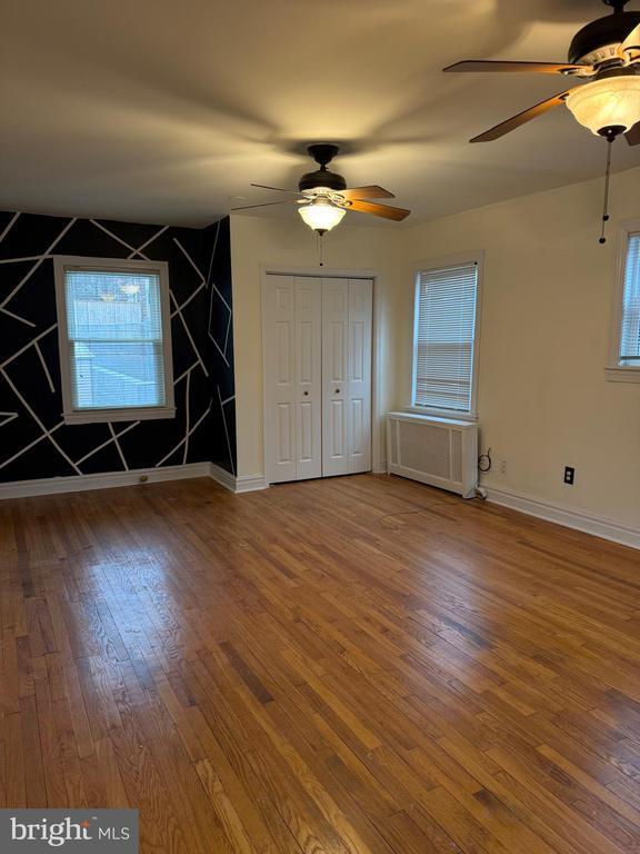 Building Photo - 2211 32nd Pl SE