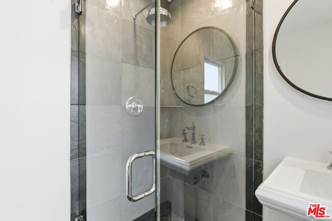 Building Photo - 3476 Troy Dr