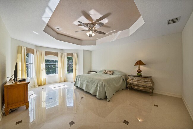 Building Photo - 8273 Emerald Winds Cir