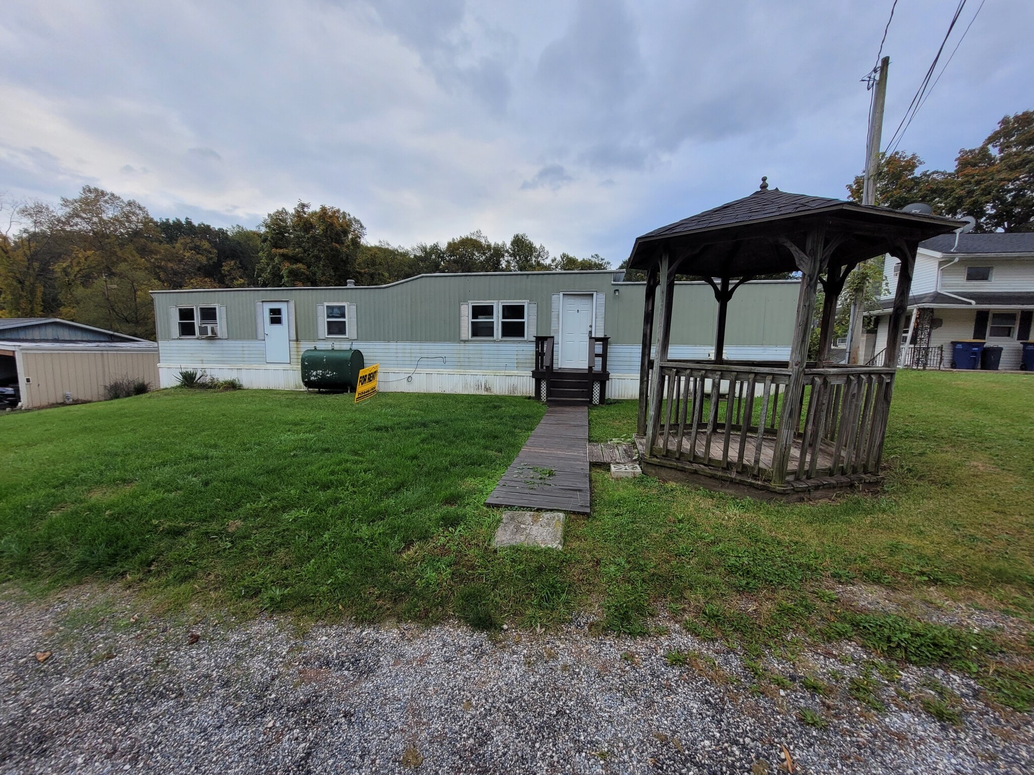 Building Photo - 1100 Pines Rd