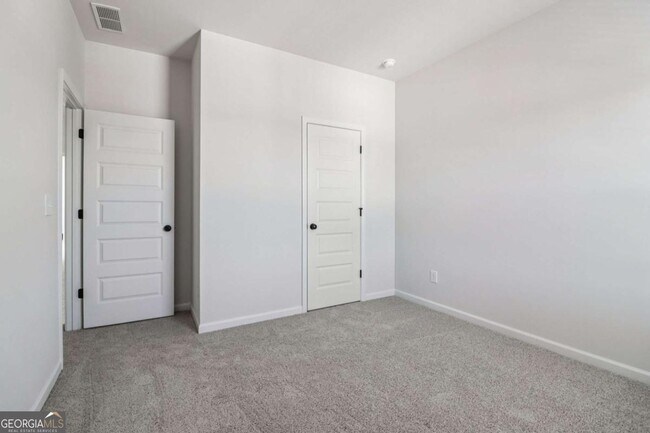 Building Photo - 708 Shetland Trl