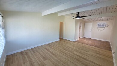 Building Photo - p12216