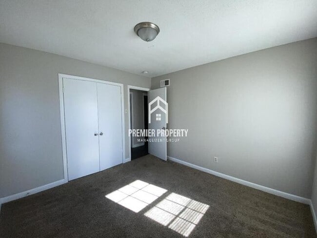Building Photo - 3784 Kipling Ave