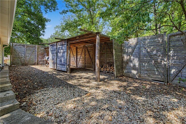 Building Photo - 11 Cresswell Ln