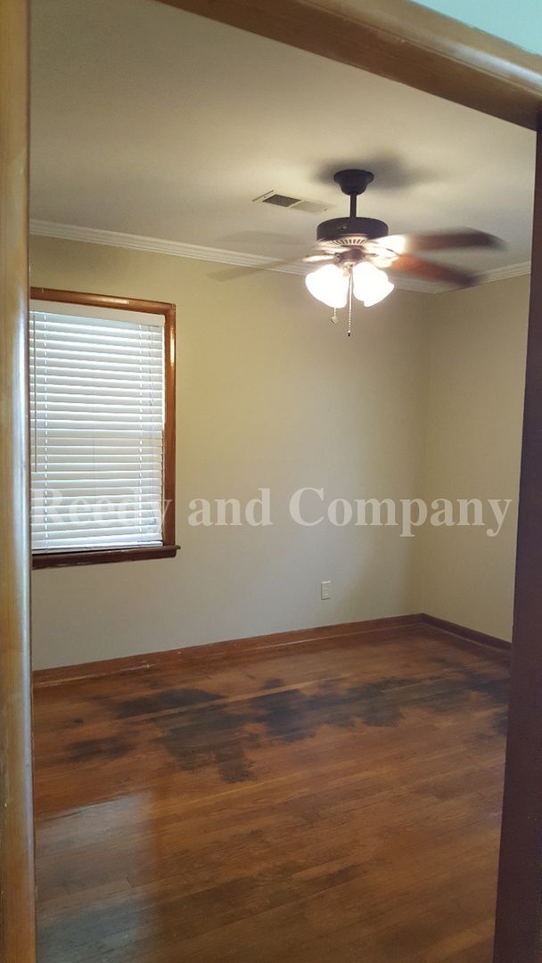 Building Photo - Elegance at its Finest