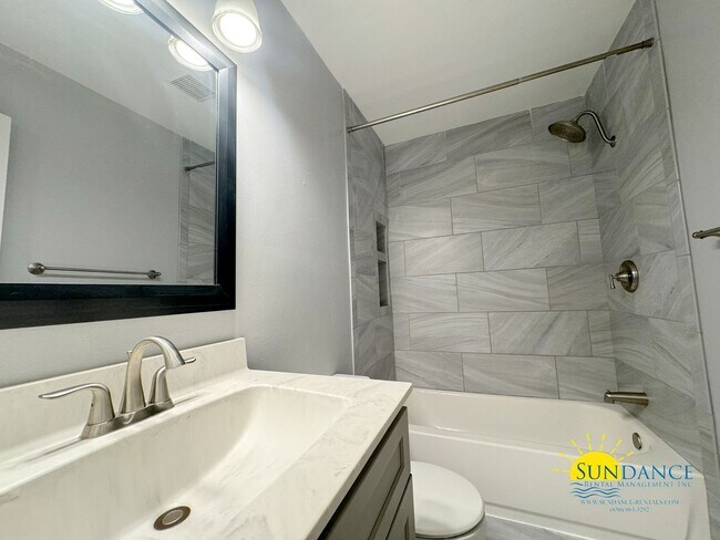 Building Photo - Stunning 4 Bedroom Overbrook Home with a Sparking Pool!