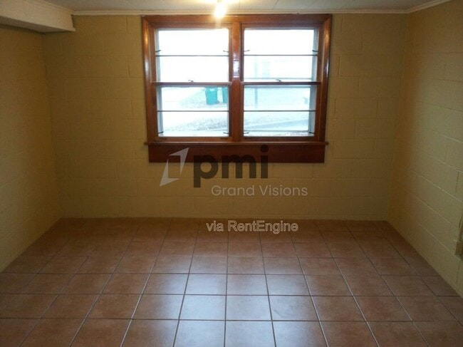 Building Photo - 2317 W Ramsey Dr