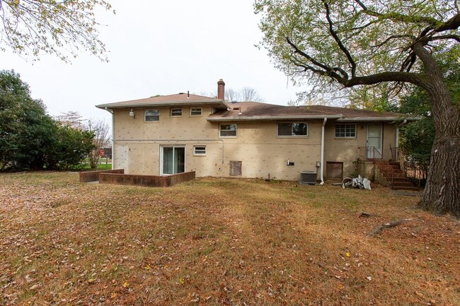 Building Photo - Call Sabrina Thomas at 757-767-0767 for more information