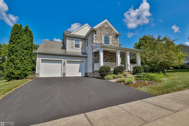 Primary Photo - Beautifully maintained, energy-efficient f...