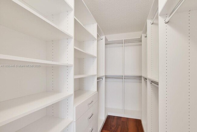 Building Photo - 1756 N Bayshore Dr
