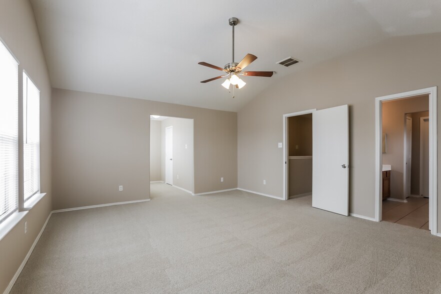 Building Photo - 7222 Winter Song Dr