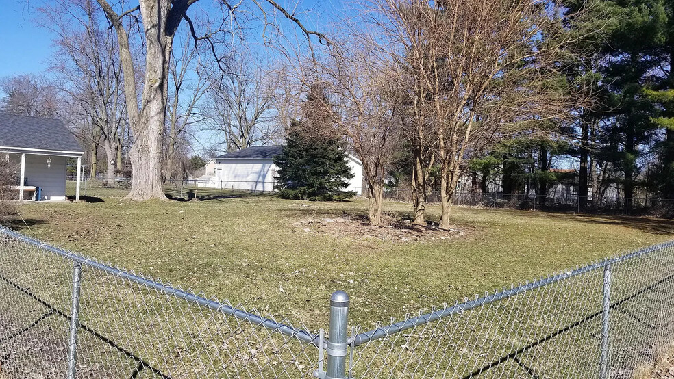 Fenced In Back Yard - 6062 Hardy Ave