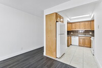 Building Photo - 510 Lake Shore Dr