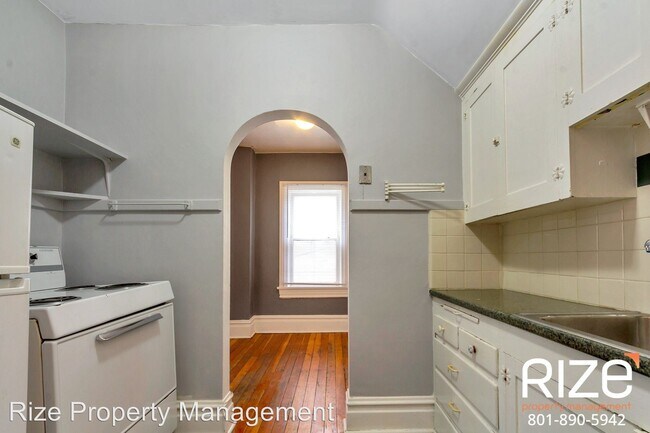 Building Photo - 327-333 E 100 S