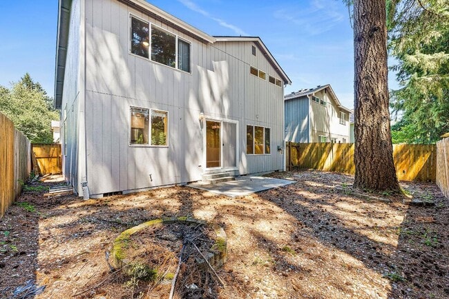 Building Photo - Updated 3 Bed Home for Rent in Lacey | Vau...