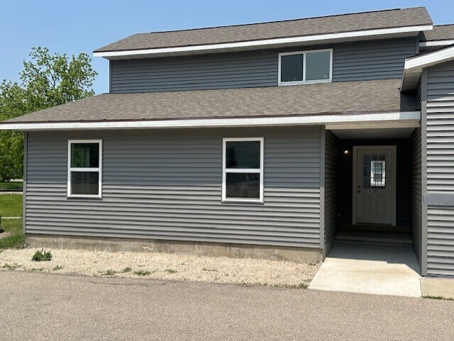 Exterior entry - 420 S Franklin St