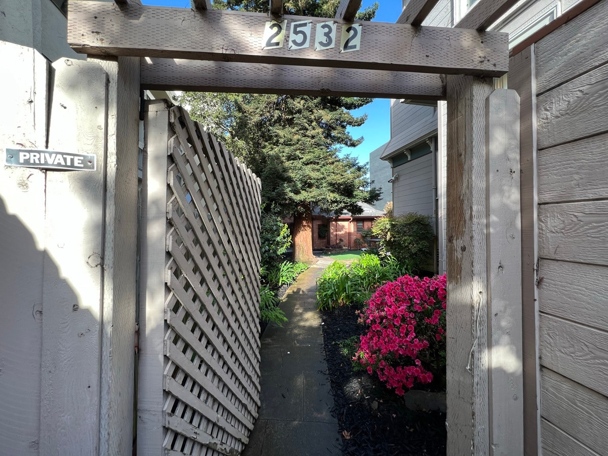 Building Photo - 2530 College Ave