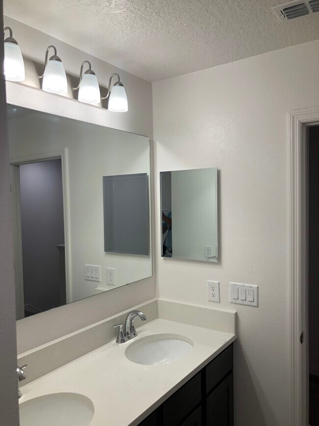 Building Photo - 2816 Westwood Ave