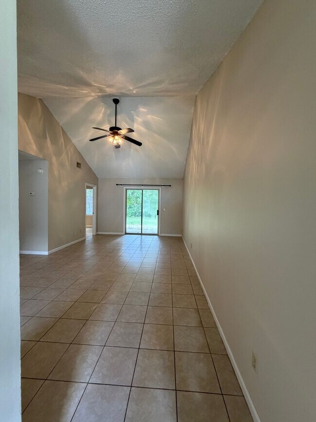 Building Photo - 412/414 Admirals Walk Dr