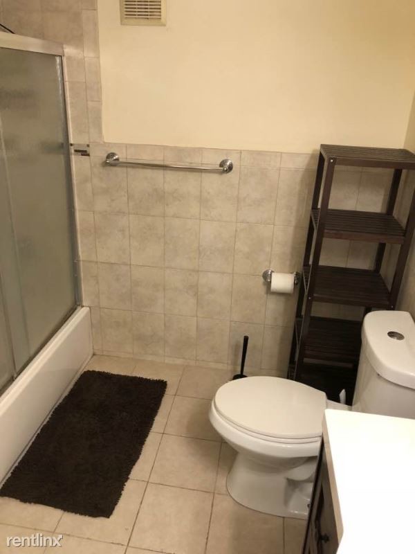 Building Photo - 583 Howard Ave