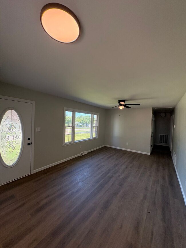 Building Photo - Completely Upgraded 3 Bedroom Single Family Home