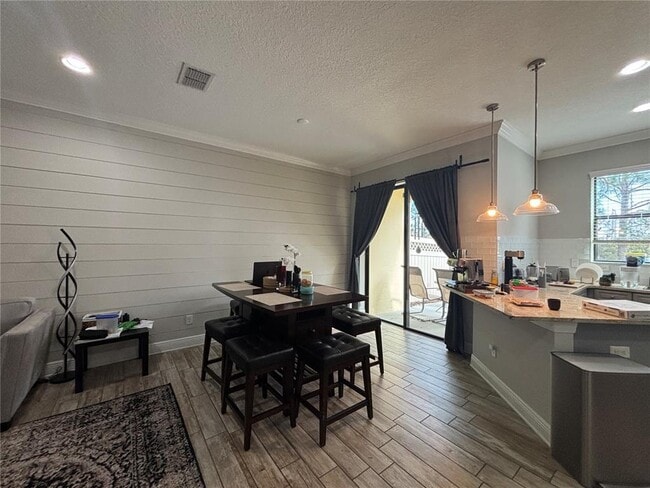 Building Photo - 9136 Fox Sparrow Rd