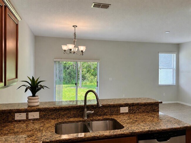Building Photo - 11155 Savannah Landing Cir