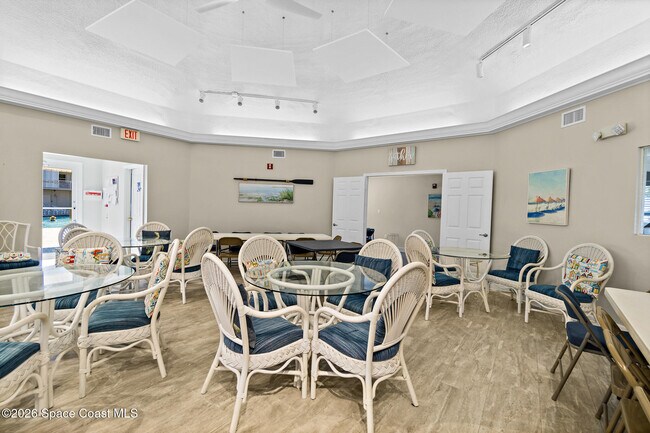 Building Photo - 606 Shorewood Dr