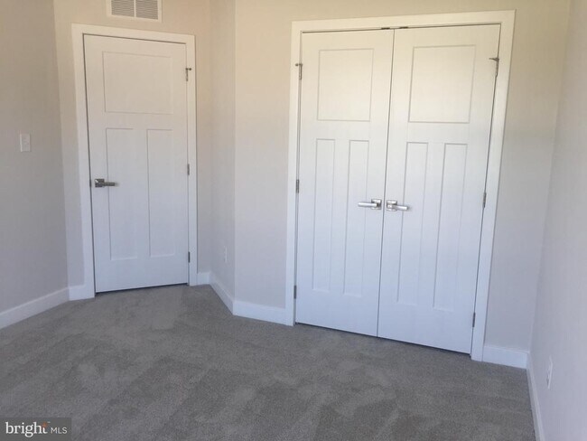 Building Photo - 735 Stonehouse Wy