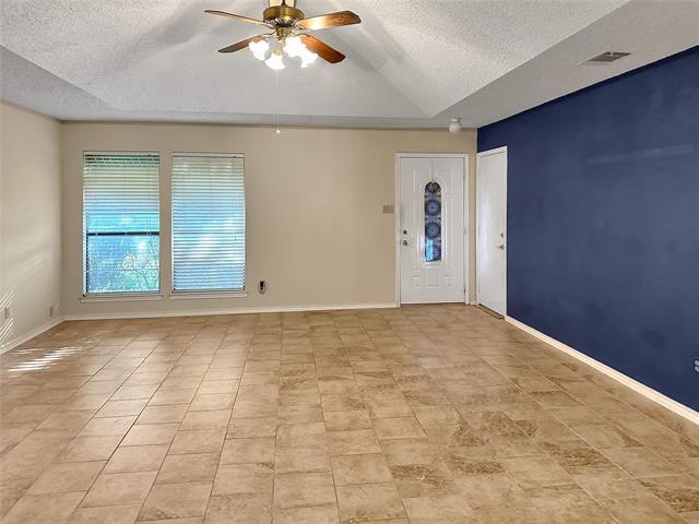 Building Photo - 708 Crestview Dr