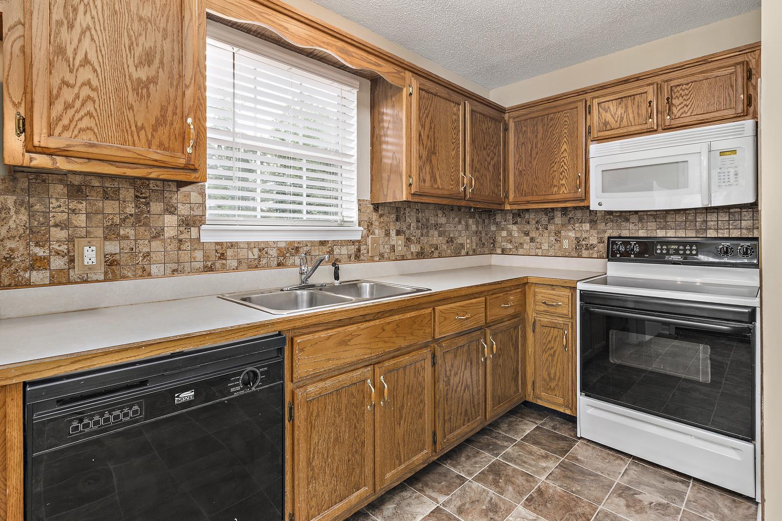 Building Photo - 1805 Colt Dr