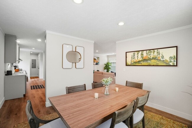 Building Photo - 2102 24th St NE