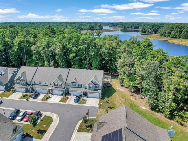 Building Photo - 1921 Doubloon Way