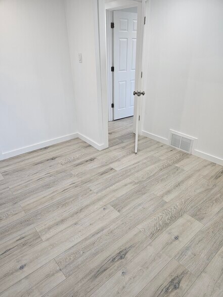 Bedroom 2 - 4355 Coleridge St