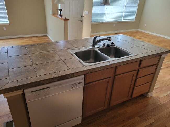 Building Photo - Dancing Willows - 2 Bedroom, 2 Bathroom Condo (11LO#101)