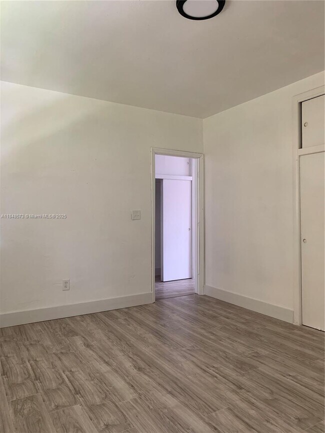 Building Photo - 17051 NE 23rd Ave