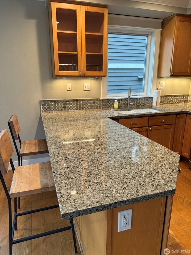 Building Photo - 3bd/2ba Seattle Townhome