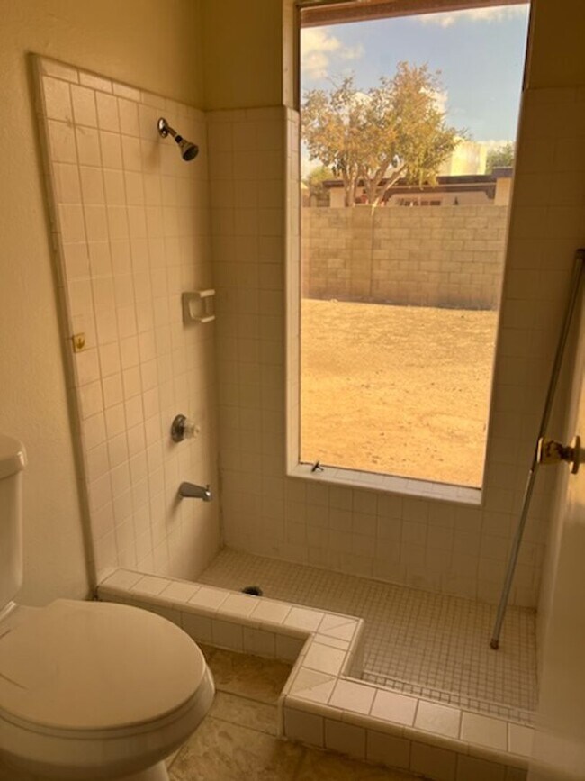 Building Photo - Charming 3 Bed 2 Bath home in Mesa with co...