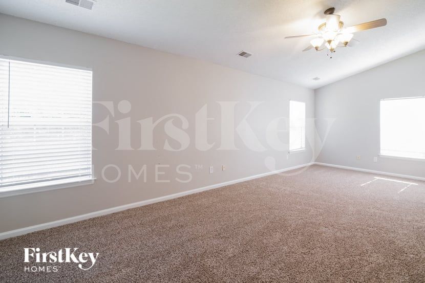 Building Photo - 528 Beverly Dr