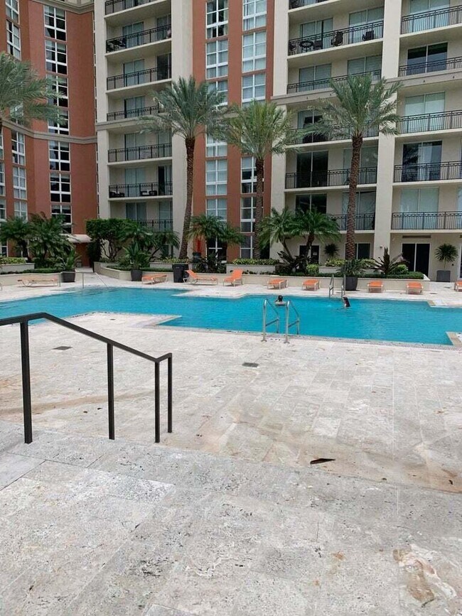 Building Photo - 550 Okeechobee Blvd