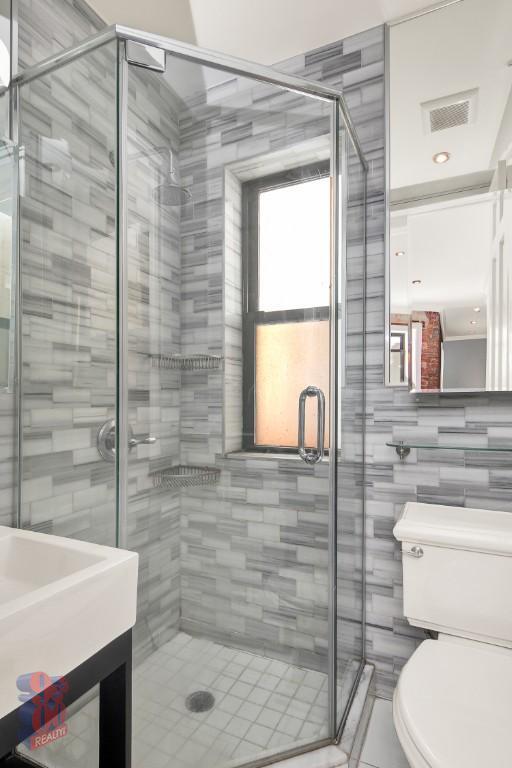 Building Photo - 15 W 103rd St