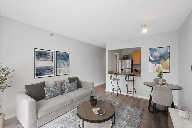 Building Photo - 400 N La Salle Dr
