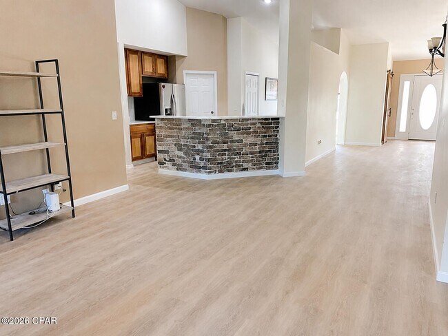 Building Photo - 3213 Azalea Cir