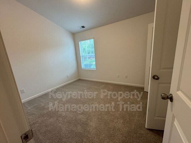 Building Photo - 1616 Granby Hts Dr