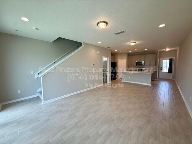 Building Photo - 427 Brandon Lks Dr