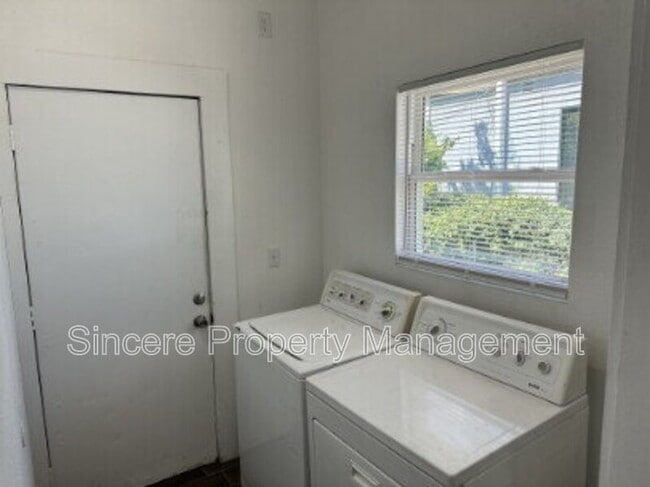 Building Photo - 1232 NW 44th St