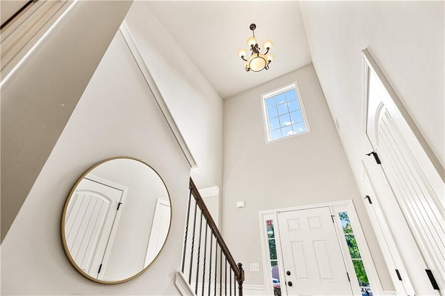 Building Photo - 655 Westmoreland Ln NE