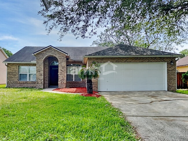 Building Photo - 1757 Chandelier Cir E