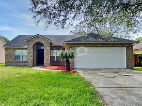 Building Photo - 1757 Chandelier Cir E