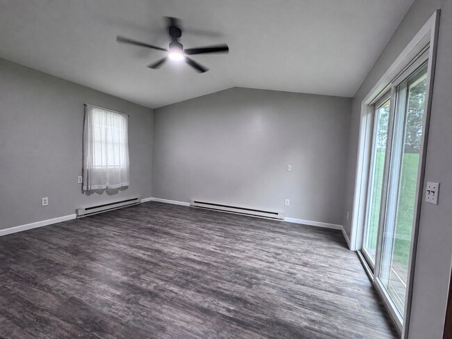 Building Photo - 2475 Freshour Rd